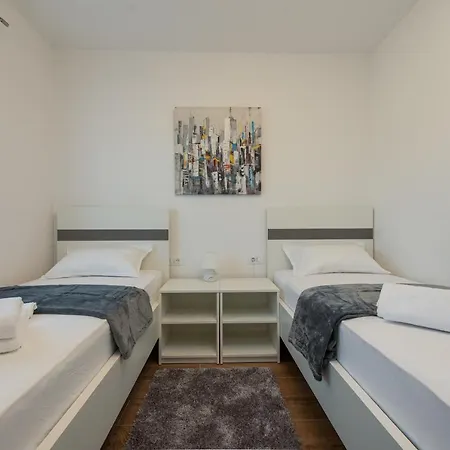 Apartmán La Prima Privlaka Luxury Ii *